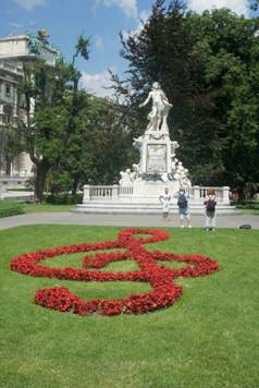 Mozart Statue